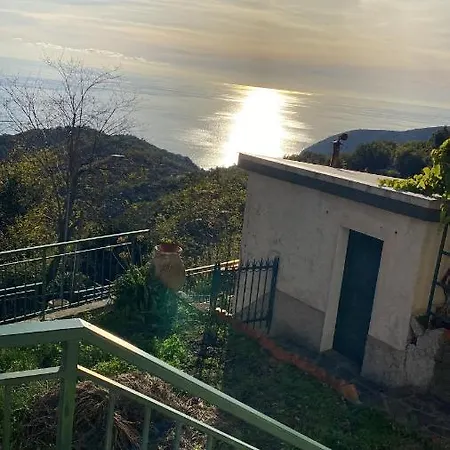 Casa Luminosa Vista Al Mare Tatil Evi *