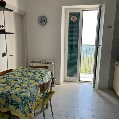 Casa Luminosa Vista Al Mare Tatil Evi